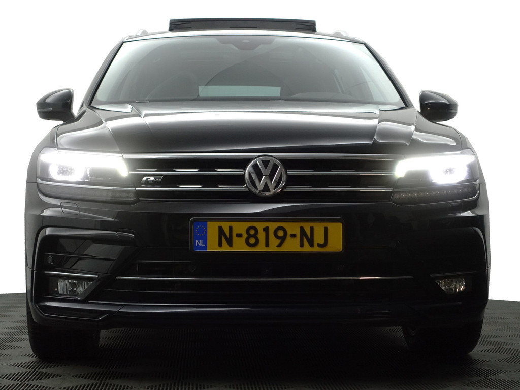 
Volkswagen Tiguan 1.5 TSI R-Line Advance Aut- Panoramadak, Stuur/Stoelverwarming, Memory, Park Assist, Park Pilot vol									
