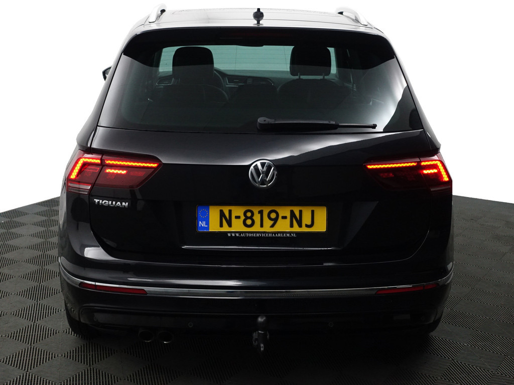 
Volkswagen Tiguan 1.5 TSI R-Line Advance Aut- Panoramadak, Stuur/Stoelverwarming, Memory, Park Assist, Park Pilot vol									