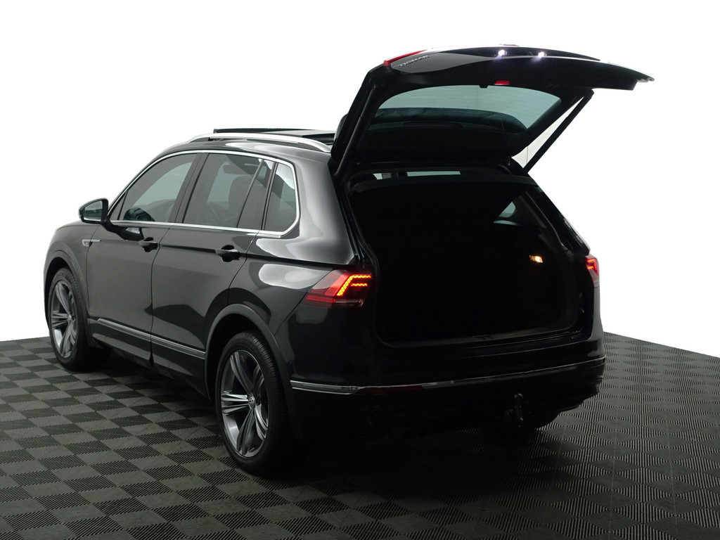 
Volkswagen Tiguan 1.5 TSI R-Line Advance Aut- Panoramadak, Stuur/Stoelverwarming, Memory, Park Assist, Park Pilot vol									