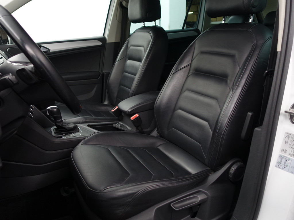 
Volkswagen Tiguan 1.4 TSI ACT R Line Aut- Sport Leder Interieur, Front Assist, Clima, Cruise vol									