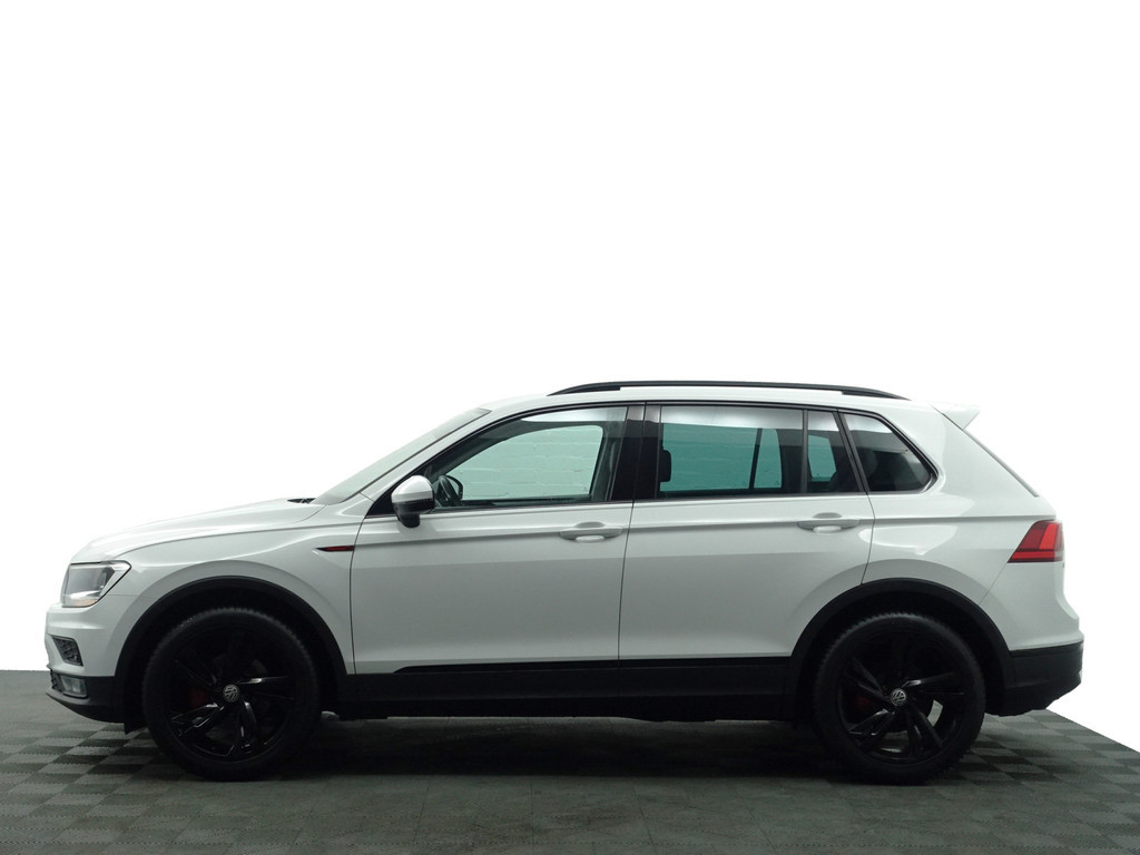 
Volkswagen Tiguan 1.4 TSI ACT R Line Aut- Sport Leder Interieur, Front Assist, Clima, Cruise vol									
