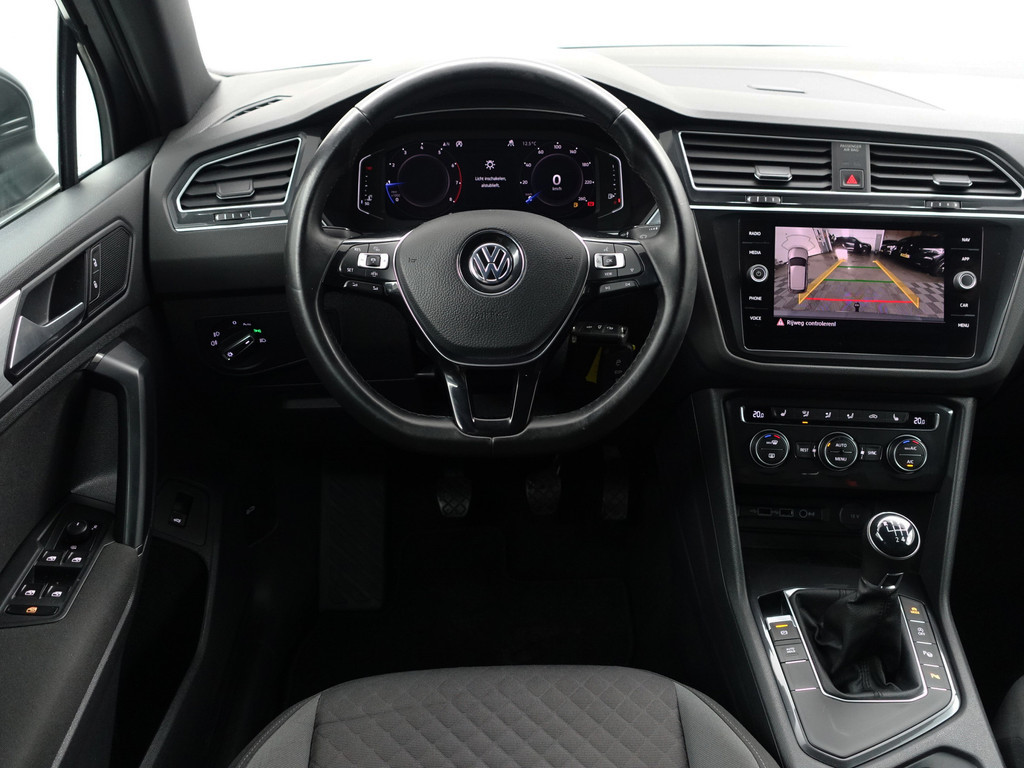 
Volkswagen Tiguan 1.5 TSI 170pk R line Edition- Dynamic Select, Carplay, Virtual Cockpit, Ada Cruise, Camera, Trekhaak, Xenon Led vol									