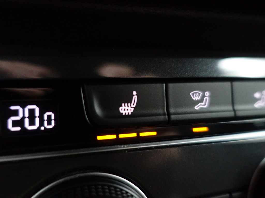 
Volkswagen Tiguan 1.5 TSI 170pk R line Edition- Dynamic Select, Carplay, Virtual Cockpit, Ada Cruise, Camera, Trekhaak, Xenon Led vol									