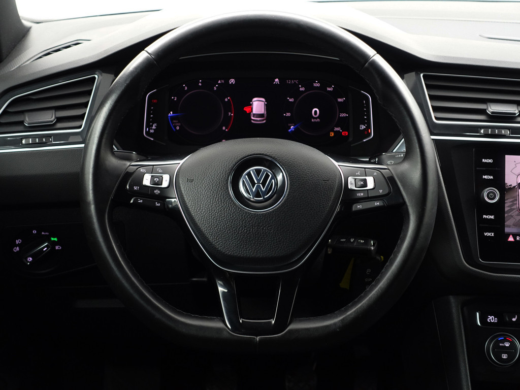 
Volkswagen Tiguan 1.5 TSI 170pk R line Edition- Dynamic Select, Carplay, Virtual Cockpit, Ada Cruise, Camera, Trekhaak, Xenon Led vol									
