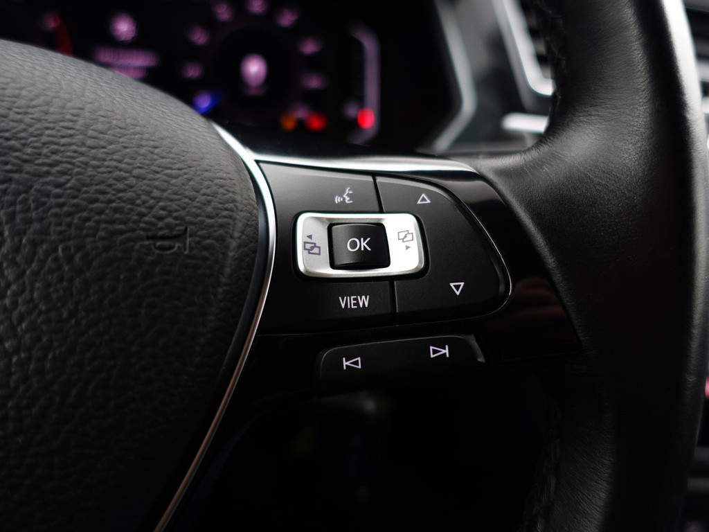 
Volkswagen Tiguan 1.5 TSI 170pk R line Edition- Dynamic Select, Carplay, Virtual Cockpit, Ada Cruise, Camera, Trekhaak, Xenon Led vol									