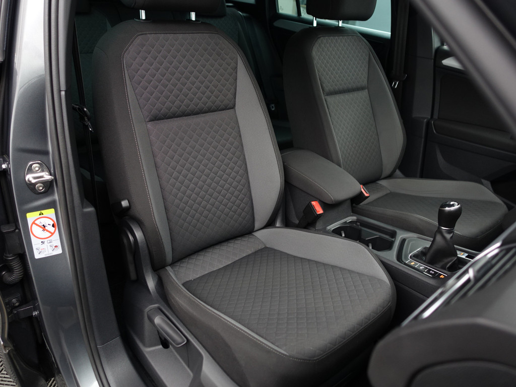 
Volkswagen Tiguan 1.5 TSI 170pk R line Edition- Dynamic Select, Carplay, Virtual Cockpit, Ada Cruise, Camera, Trekhaak, Xenon Led vol									