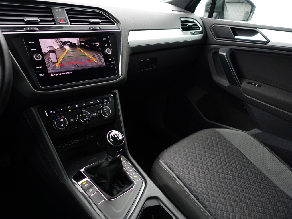 
Volkswagen Tiguan 1.5 TSI 170pk R line Edition- Dynamic Select, Carplay, Virtual Cockpit, Ada Cruise, Camera, Trekhaak, Xenon Led vol									