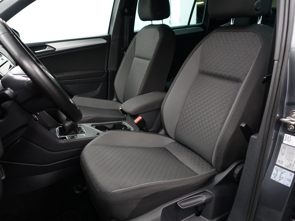 
Volkswagen Tiguan 1.5 TSI 170pk R line Edition- Dynamic Select, Carplay, Virtual Cockpit, Ada Cruise, Camera, Trekhaak, Xenon Led vol									