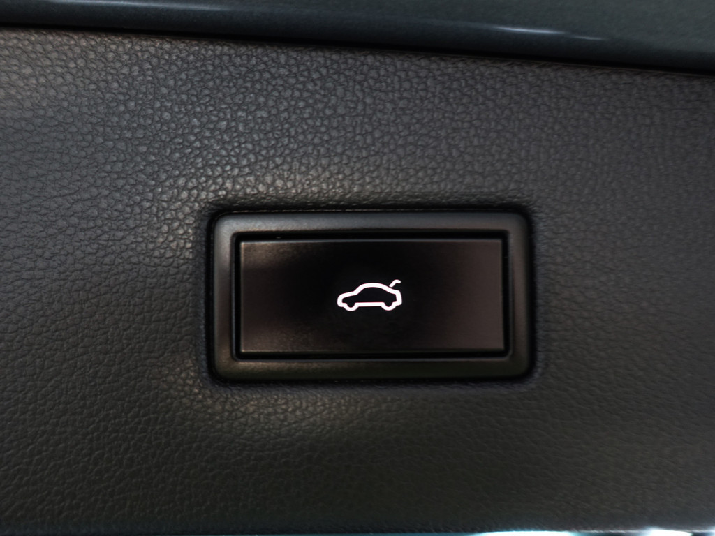 
Volkswagen Tiguan 1.5 TSI 170pk R line Edition- Dynamic Select, Carplay, Virtual Cockpit, Ada Cruise, Camera, Trekhaak, Xenon Led vol									