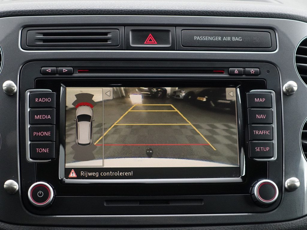 
								Volkswagen Tiguan 2.0 TSI 180pk 4motion R Line Aut- Panodak, Xenon Led, Bearlock, Dynaudio, Park Assist, Park Pilot, Camera vol									