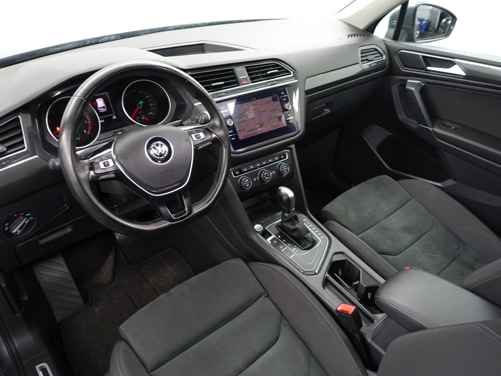 
Volkswagen Tiguan Allspace 1.4 TSI Highline+ Aut- 7 Pers, Panoramadak, Keyless, Massage Stoelen, Carplay, Ada Cruise vol									