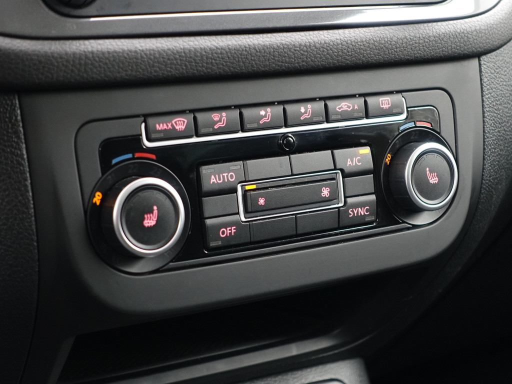 
								Volkswagen Tiguan 2.0 TSI 180pk 4motion R Line Aut- Panodak, Xenon Led, Bearlock, Dynaudio, Park Assist, Park Pilot, Camera vol									