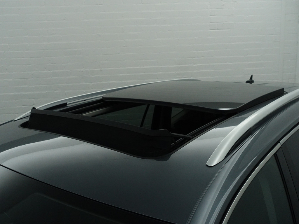 
Volkswagen Tiguan Allspace 1.4 TSI Highline+ Aut- 7 Pers, Panoramadak, Keyless, Massage Stoelen, Carplay, Ada Cruise vol									