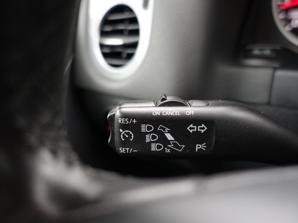 
								Volkswagen Tiguan 2.0 TSI 180pk 4motion R Line Aut- Panodak, Xenon Led, Bearlock, Dynaudio, Park Assist, Park Pilot, Camera vol									