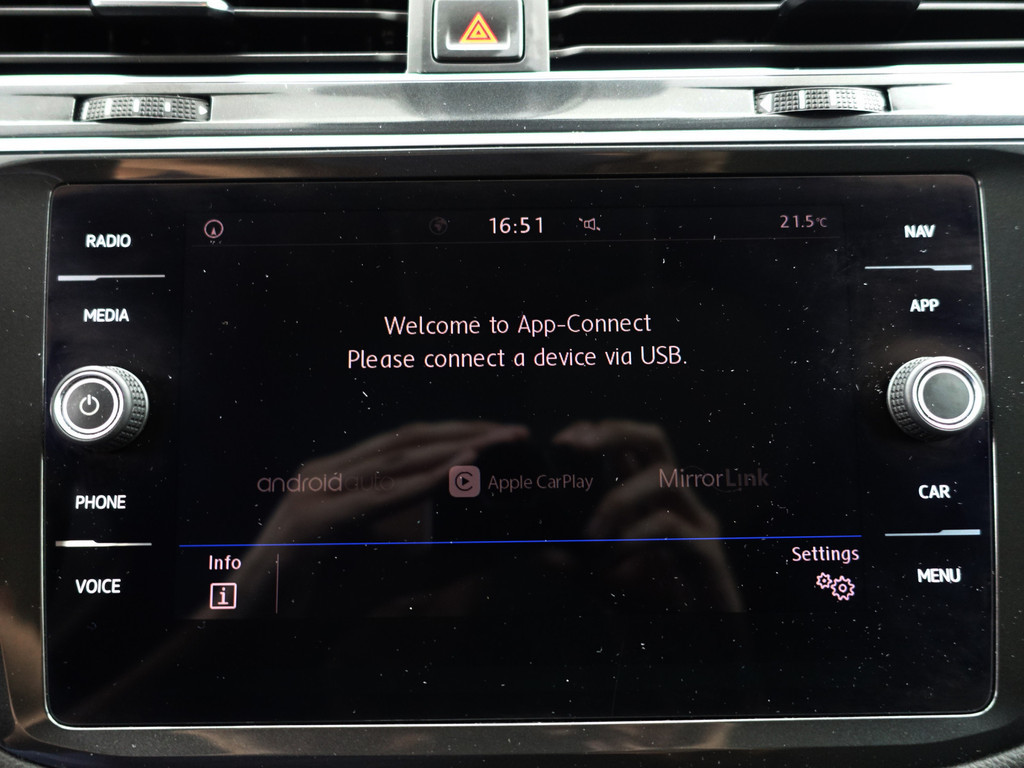 
Volkswagen Tiguan Allspace 1.4 TSI Highline+ Aut- 7 Pers, Panoramadak, Keyless, Massage Stoelen, Carplay, Ada Cruise vol									