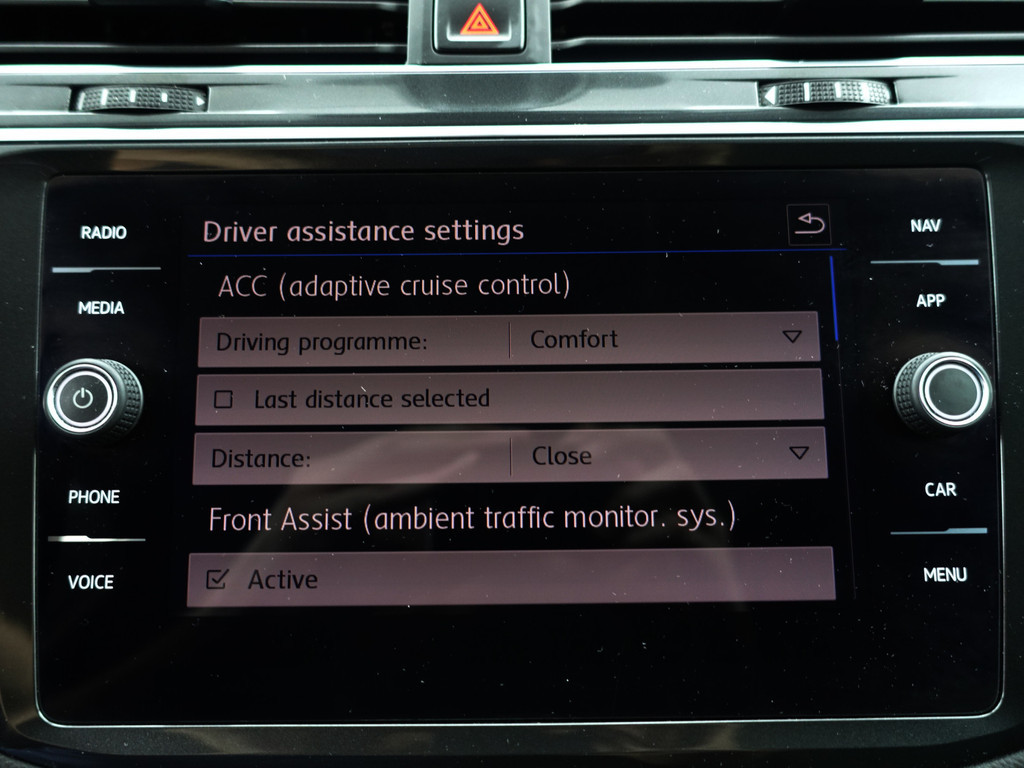 
Volkswagen Tiguan Allspace 1.4 TSI Highline+ Aut- 7 Pers, Panoramadak, Keyless, Massage Stoelen, Carplay, Ada Cruise vol									