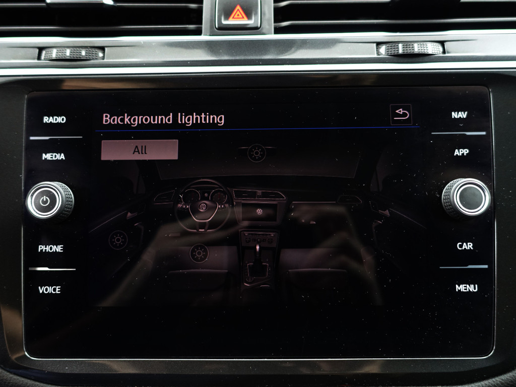 
Volkswagen Tiguan Allspace 1.4 TSI Highline+ Aut- 7 Pers, Panoramadak, Keyless, Massage Stoelen, Carplay, Ada Cruise vol									