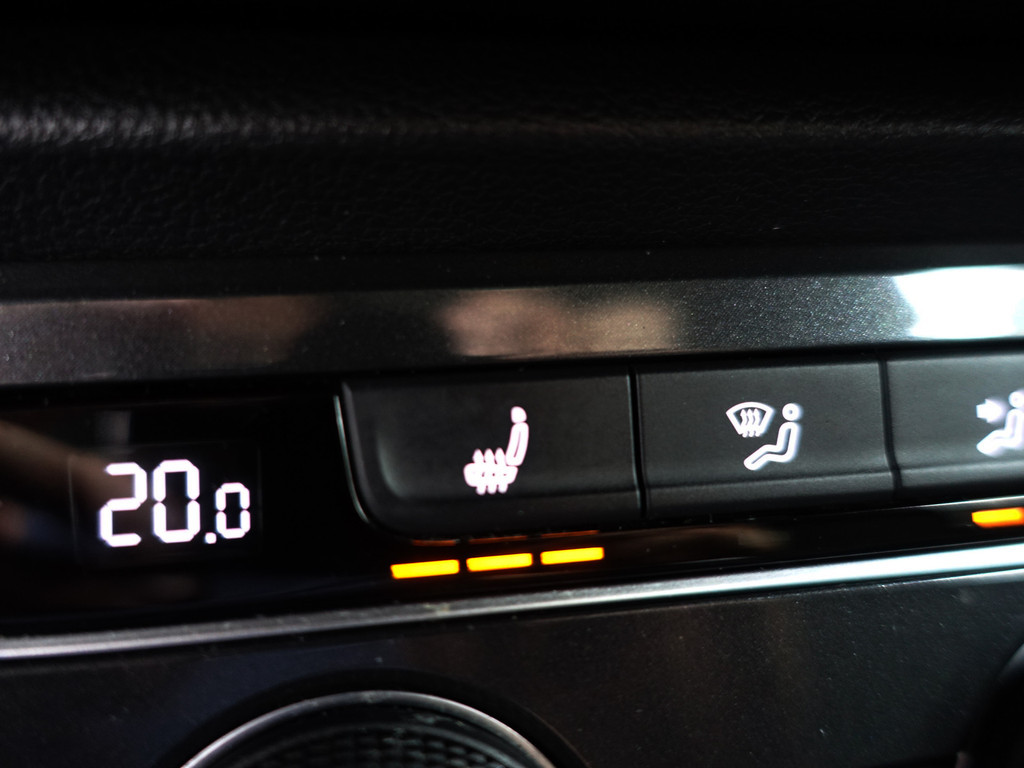 
Volkswagen Tiguan Allspace 1.4 TSI Highline+ Aut- 7 Pers, Panoramadak, Keyless, Massage Stoelen, Carplay, Ada Cruise vol									