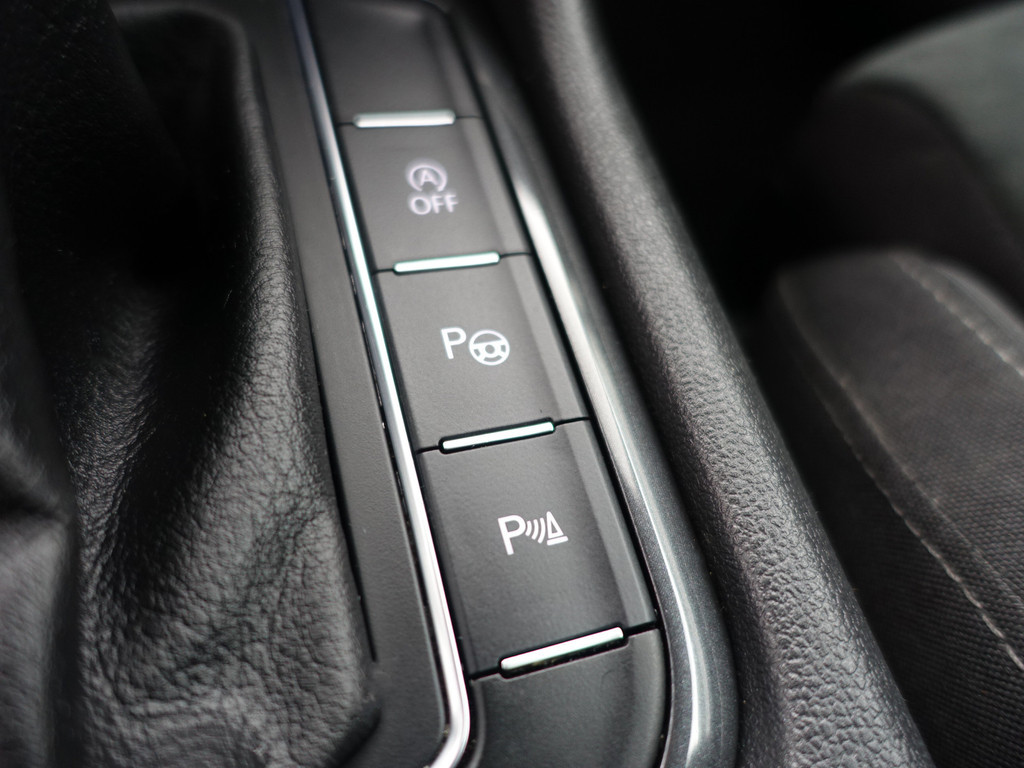 
Volkswagen Tiguan Allspace 1.4 TSI Highline+ Aut- 7 Pers, Panoramadak, Keyless, Massage Stoelen, Carplay, Ada Cruise vol									