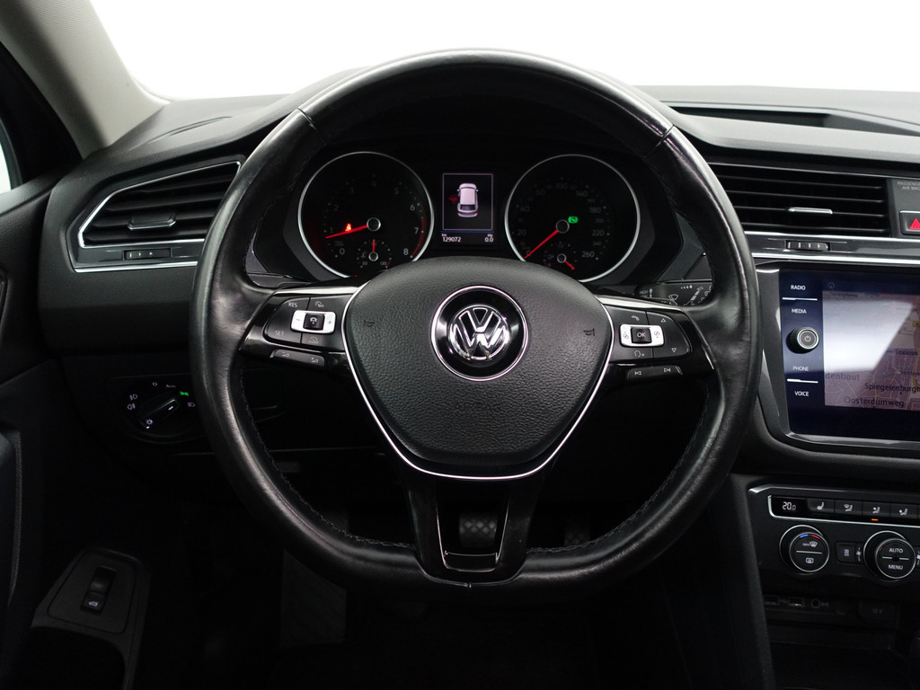 
Volkswagen Tiguan Allspace 1.4 TSI Highline+ Aut- 7 Pers, Panoramadak, Keyless, Massage Stoelen, Carplay, Ada Cruise vol									