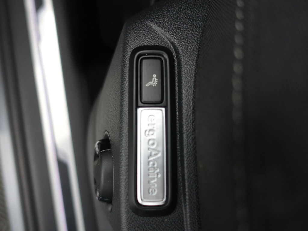 
Volkswagen Tiguan Allspace 1.4 TSI Highline+ Aut- 7 Pers, Panoramadak, Keyless, Massage Stoelen, Carplay, Ada Cruise vol									