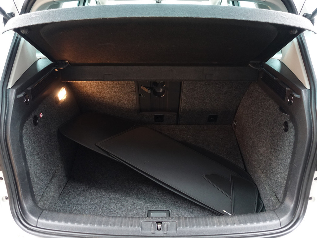 
								Volkswagen Tiguan 2.0 TSI 180pk 4motion R Line Aut- Panodak, Xenon Led, Bearlock, Dynaudio, Park Assist, Park Pilot, Camera vol									