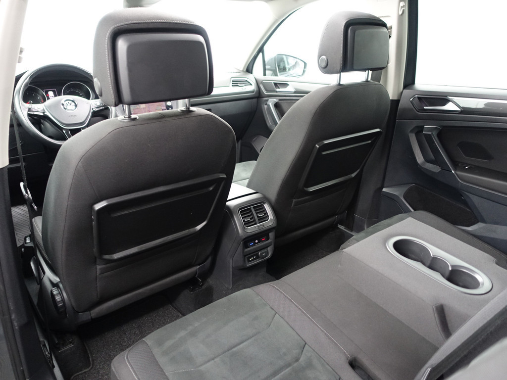 
Volkswagen Tiguan Allspace 1.4 TSI Highline+ Aut- 7 Pers, Panoramadak, Keyless, Massage Stoelen, Carplay, Ada Cruise vol									
