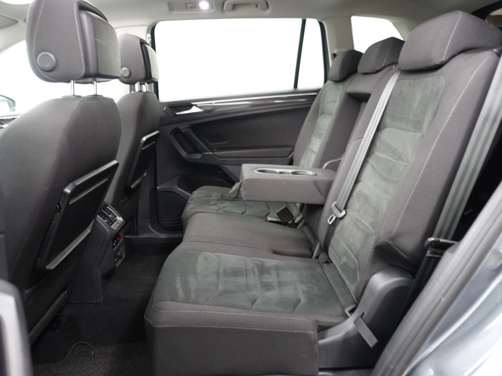 
Volkswagen Tiguan Allspace 1.4 TSI Highline+ Aut- 7 Pers, Panoramadak, Keyless, Massage Stoelen, Carplay, Ada Cruise vol									