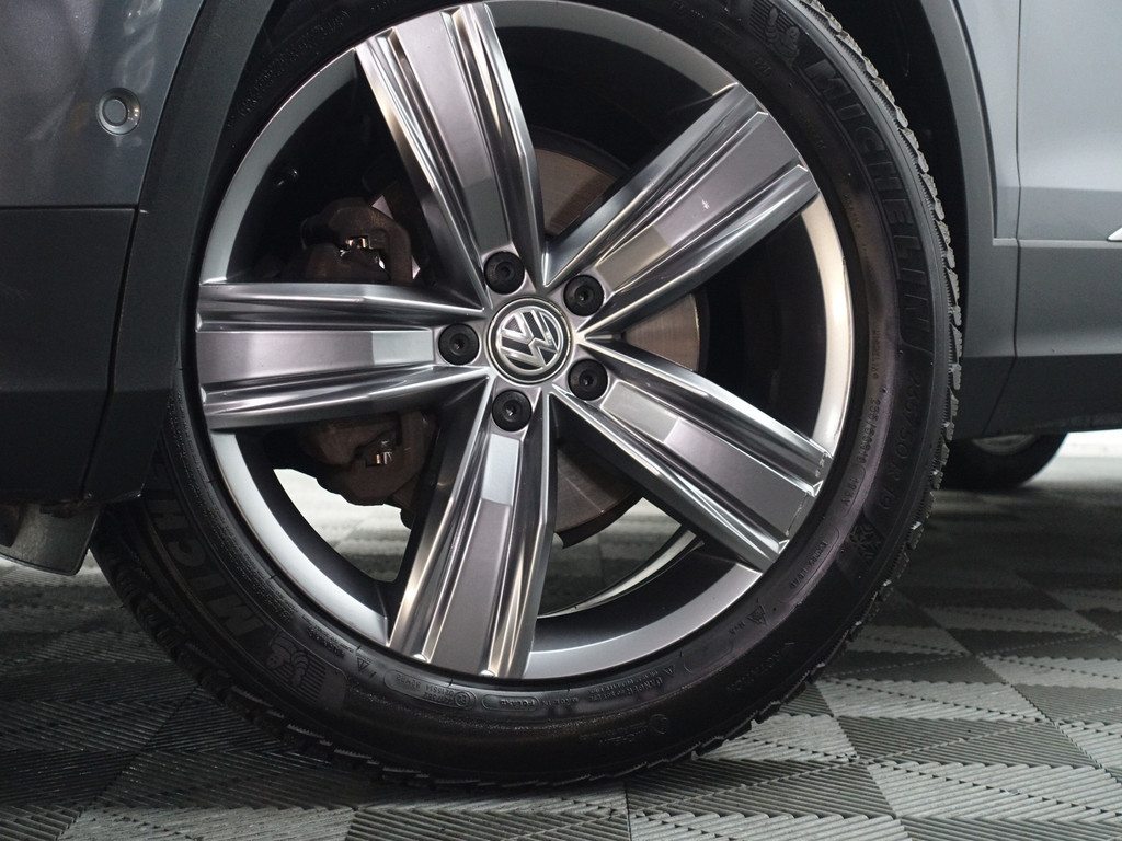 
Volkswagen Tiguan Allspace 1.4 TSI Highline+ Aut- 7 Pers, Panoramadak, Keyless, Massage Stoelen, Carplay, Ada Cruise vol									