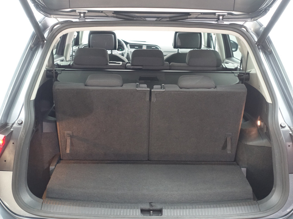 
Volkswagen Tiguan Allspace 1.4 TSI Highline+ Aut- 7 Pers, Panoramadak, Keyless, Massage Stoelen, Carplay, Ada Cruise vol									