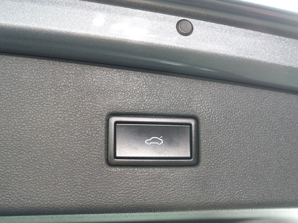 
Volkswagen Tiguan Allspace 1.4 TSI Highline+ Aut- 7 Pers, Panoramadak, Keyless, Massage Stoelen, Carplay, Ada Cruise vol									