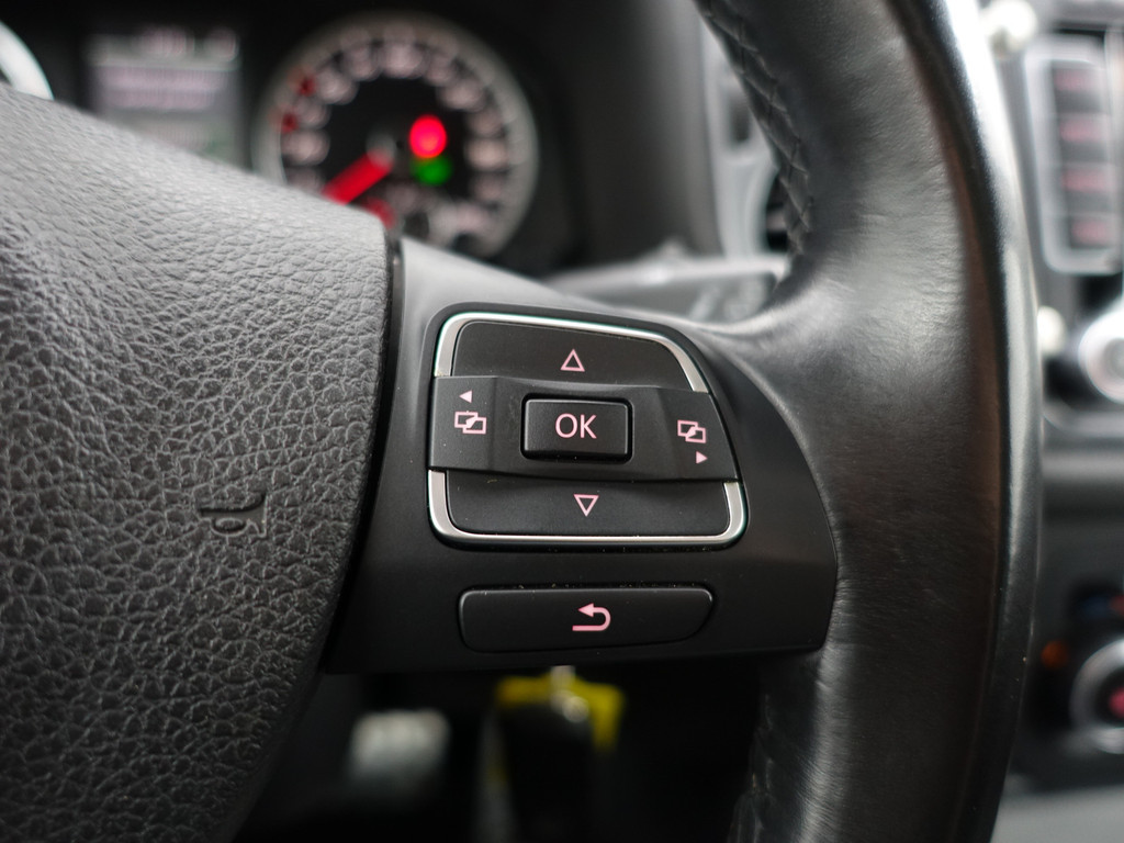 
								Volkswagen Tiguan 2.0 TSI 180pk 4motion R Line Aut- Panodak, Xenon Led, Bearlock, Dynaudio, Park Assist, Park Pilot, Camera vol									