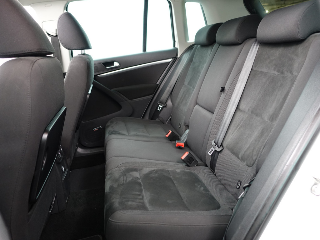 
								Volkswagen Tiguan 2.0 TSI 180pk 4motion R Line Aut- Panodak, Xenon Led, Bearlock, Dynaudio, Park Assist, Park Pilot, Camera vol									