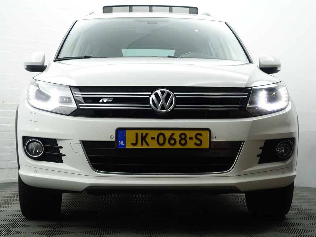 
								Volkswagen Tiguan 2.0 TSI 180pk 4motion R Line Aut- Panodak, Xenon Led, Bearlock, Dynaudio, Park Assist, Park Pilot, Camera vol									
