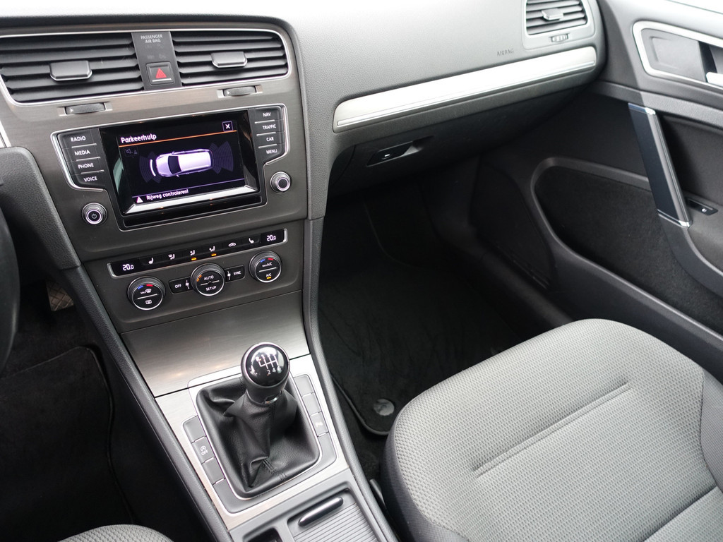 
								Volkswagen GOLF Variant 1.2 TSI Highline- Park Assist, Navi, Stoelverwarming, Clima, Cruise vol									