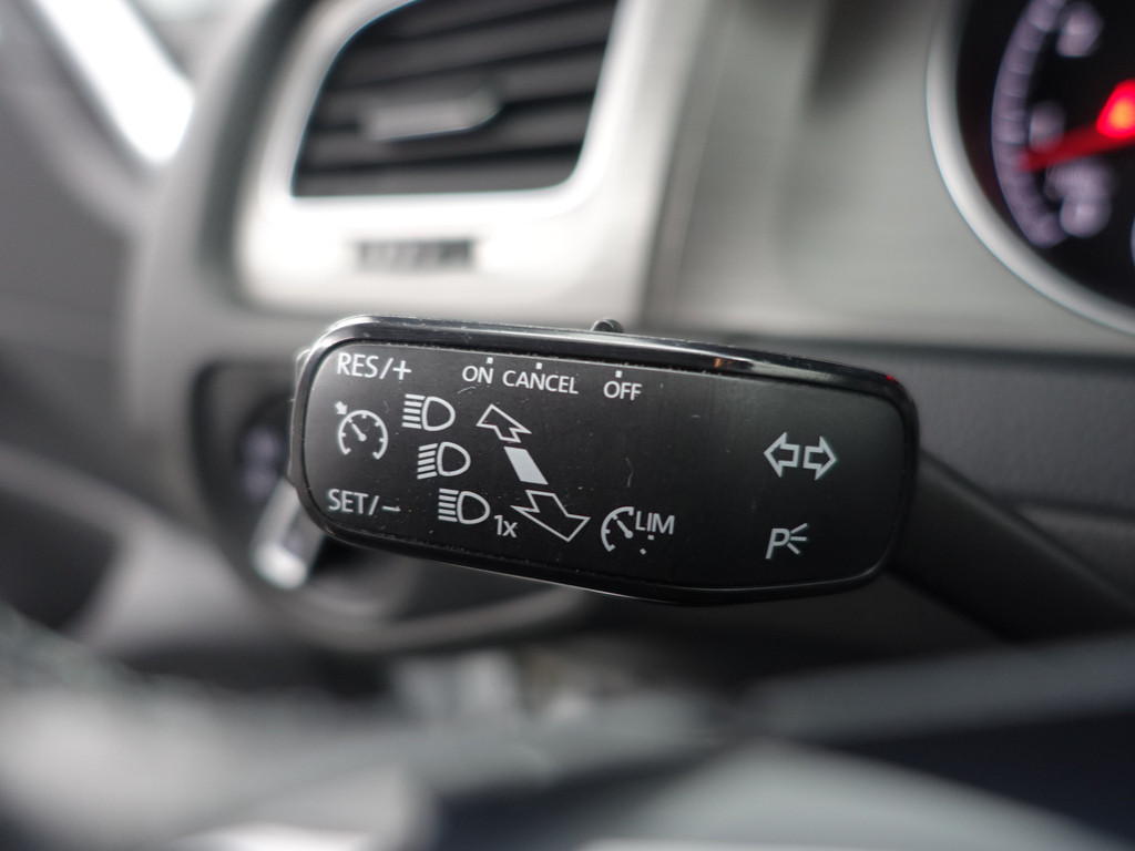
								Volkswagen GOLF Variant 1.2 TSI Highline- Park Assist, Navi, Stoelverwarming, Clima, Cruise vol									
