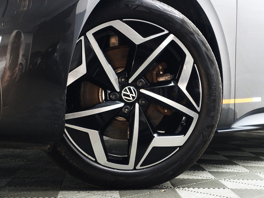 
Volkswagen ID.3 First Plus 58 kWh Aut- Stuur/Stoelverwarming, CarPlay, Sfeerverlichting, Ada Cruise, Standkachel, Xenon led, Dynamic Select vol									