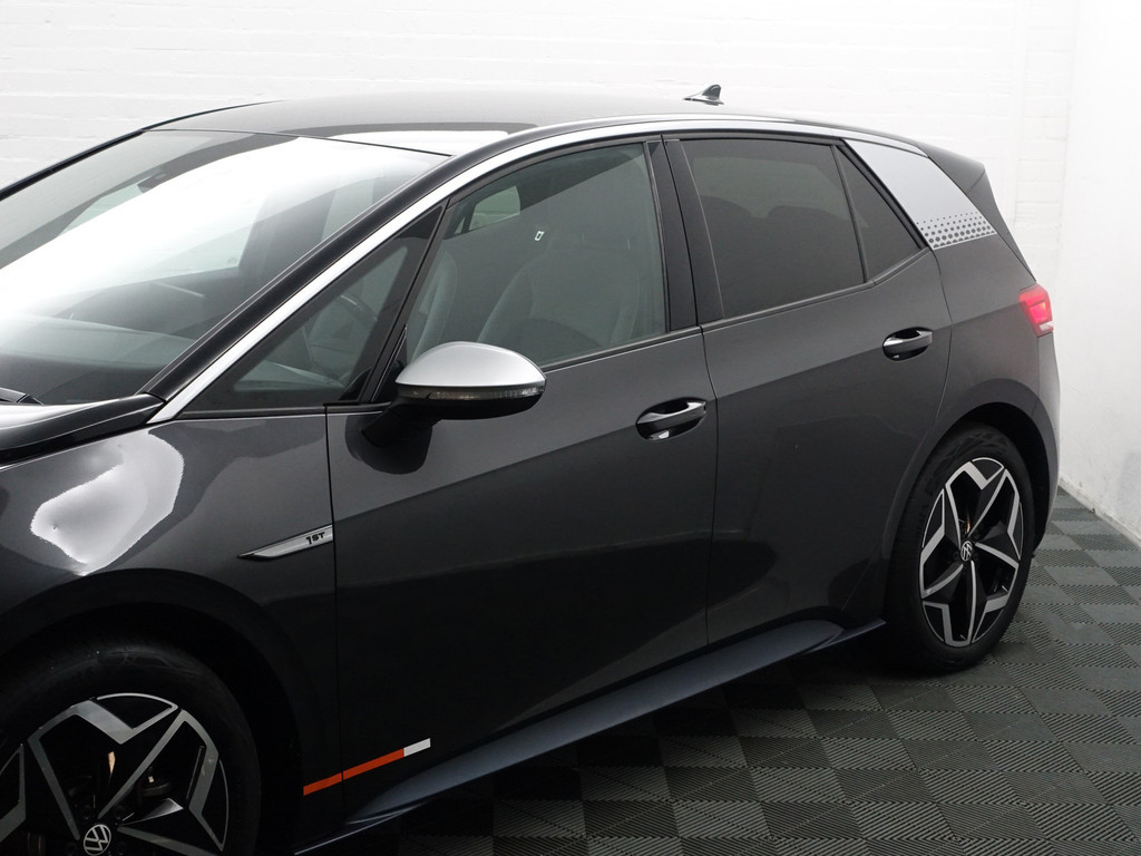 
Volkswagen ID.3 First Plus 58 kWh Aut- Stuur/Stoelverwarming, CarPlay, Sfeerverlichting, Ada Cruise, Standkachel, Xenon led, Dynamic Select vol									