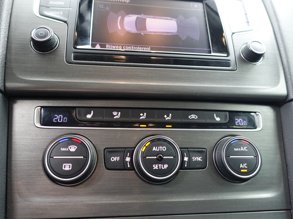 
								Volkswagen GOLF Variant 1.2 TSI Highline- Park Assist, Navi, Stoelverwarming, Clima, Cruise vol									