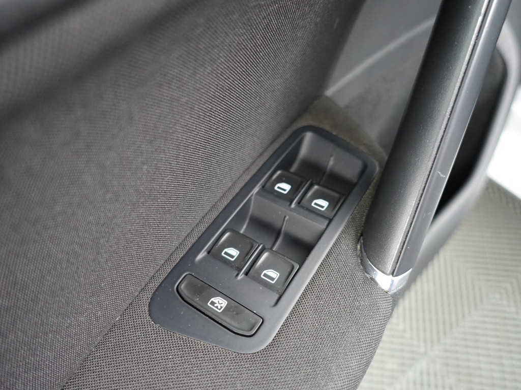 
								Volkswagen GOLF Variant 1.2 TSI Highline- Park Assist, Navi, Stoelverwarming, Clima, Cruise vol									