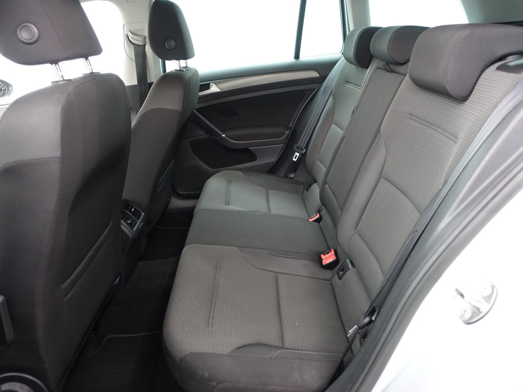 
								Volkswagen GOLF Variant 1.2 TSI Highline- Park Assist, Navi, Stoelverwarming, Clima, Cruise vol									