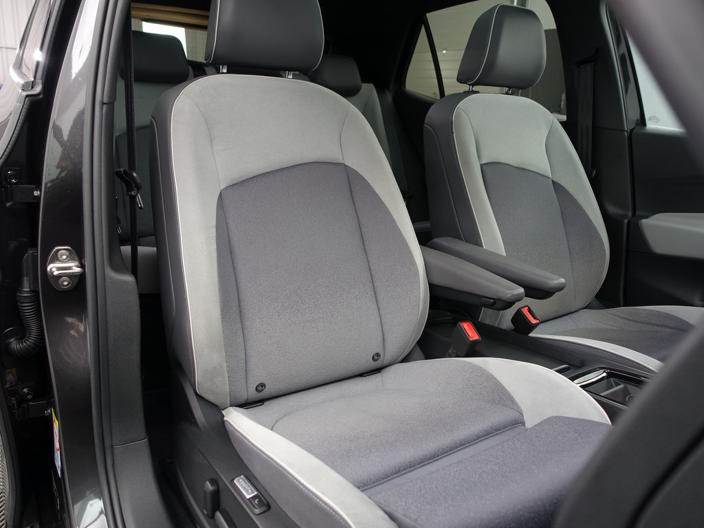 
Volkswagen ID.3 Pro Edition 58 kWh Panodak, Massage Stoelen, Head Up, Stuur/Stoelverwarming, Camera, Ada Cruise vol									