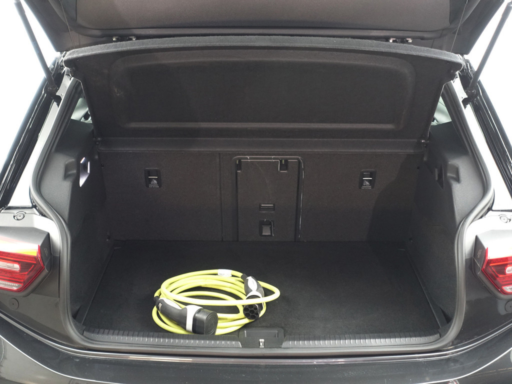 
Volkswagen ID.3 Pro Edition 58 kWh Panodak, Massage Stoelen, Head Up, Stuur/Stoelverwarming, Camera, Ada Cruise vol									