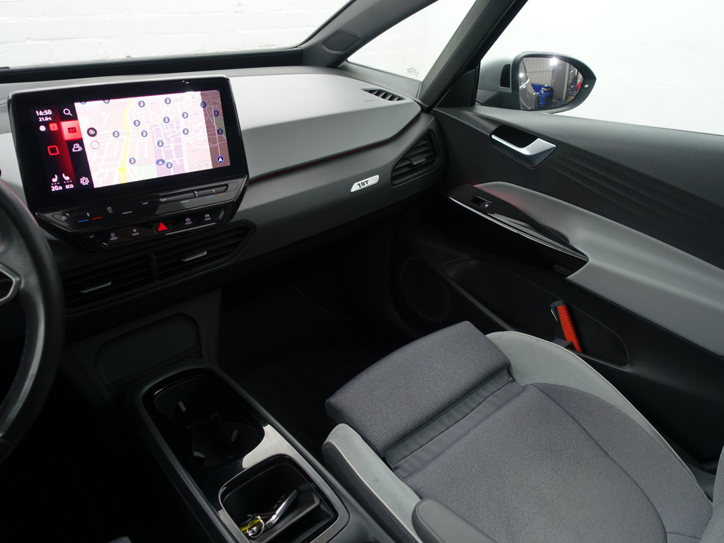 
Volkswagen ID.3 Pro Edition 58 kWh Panodak, Massage Stoelen, Head Up, Stuur/Stoelverwarming, Camera, Ada Cruise vol									