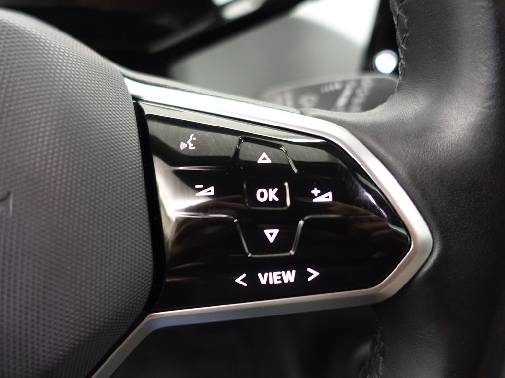 
Volkswagen ID.3 Pro Edition 58 kWh Panodak, Massage Stoelen, Head Up, Stuur/Stoelverwarming, Camera, Ada Cruise vol									