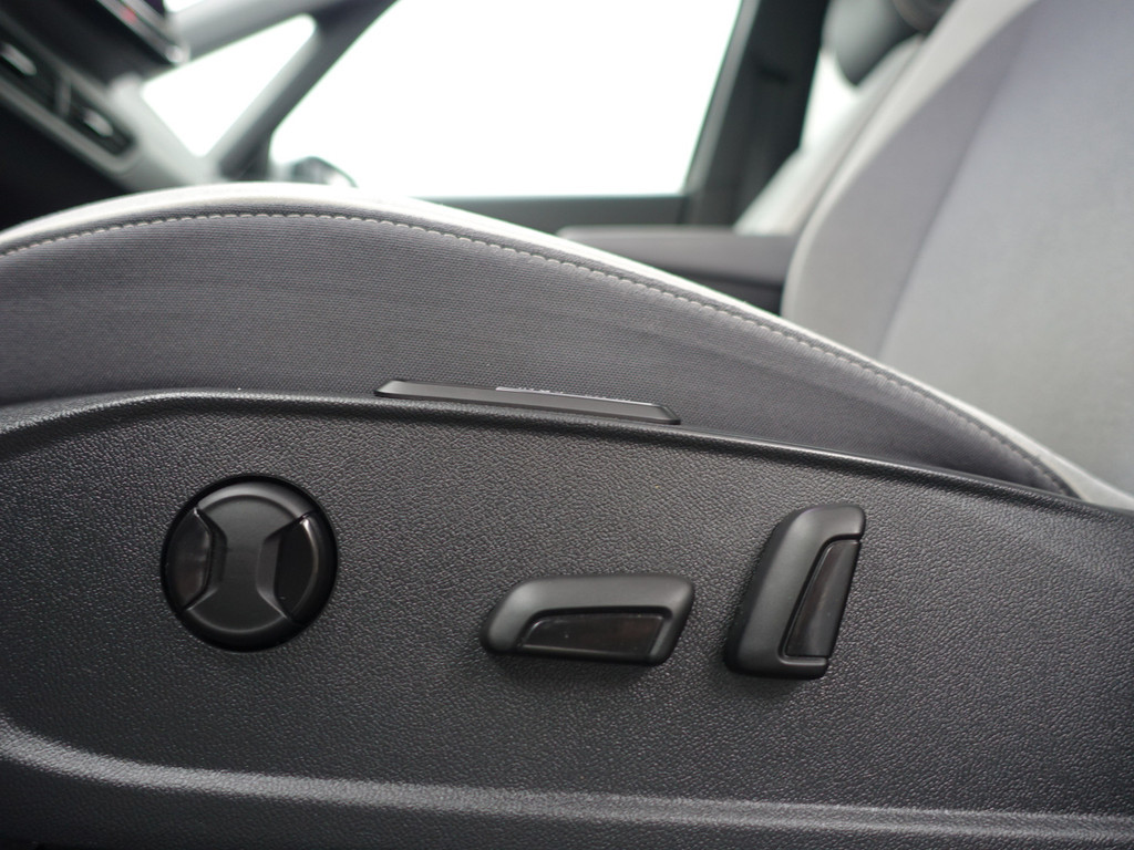 
Volkswagen ID.3 Pro Edition 58 kWh Panodak, Massage Stoelen, Head Up, Stuur/Stoelverwarming, Camera, Ada Cruise vol									