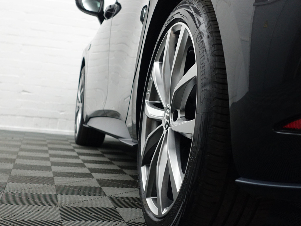 
Volkswagen ID.3 Pro Edition 58 kWh Panodak, Massage Stoelen, Head Up, Stuur/Stoelverwarming, Camera, Ada Cruise vol									