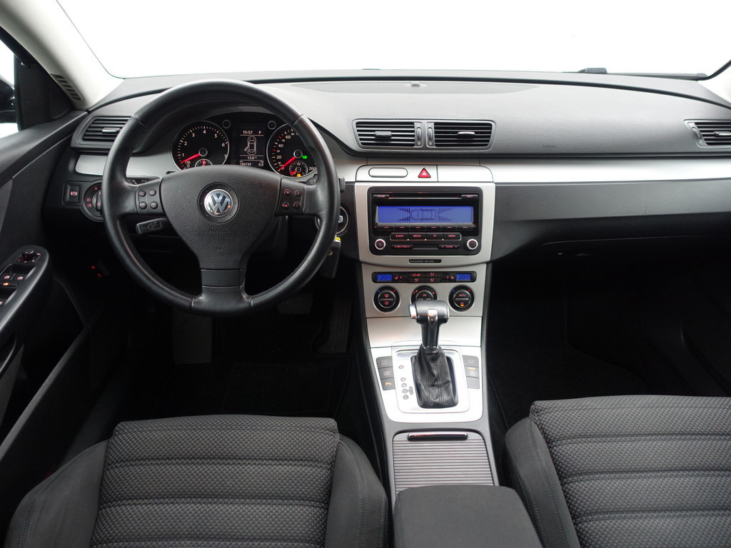 
								Volkswagen Passat Variant 3.2 V6 4 Motion Highline Aut- Park Assist, Sport onderstel, Ergo Comfort, Cruise, Clima, Stoelverwarming vol									