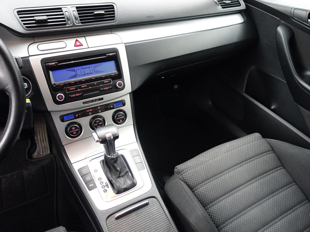 
								Volkswagen Passat Variant 3.2 V6 4 Motion Highline Aut- Park Assist, Sport onderstel, Ergo Comfort, Cruise, Clima, Stoelverwarming vol									