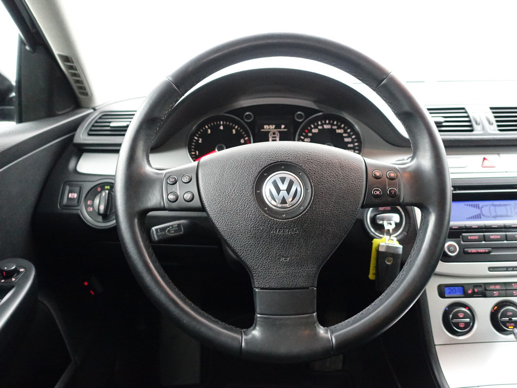 
								Volkswagen Passat Variant 3.2 V6 4 Motion Highline Aut- Park Assist, Sport onderstel, Ergo Comfort, Cruise, Clima, Stoelverwarming vol									